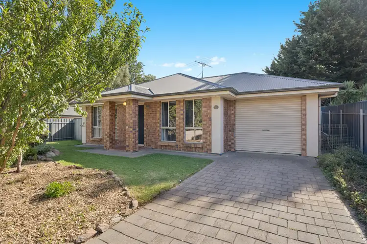 1A Bassett Street