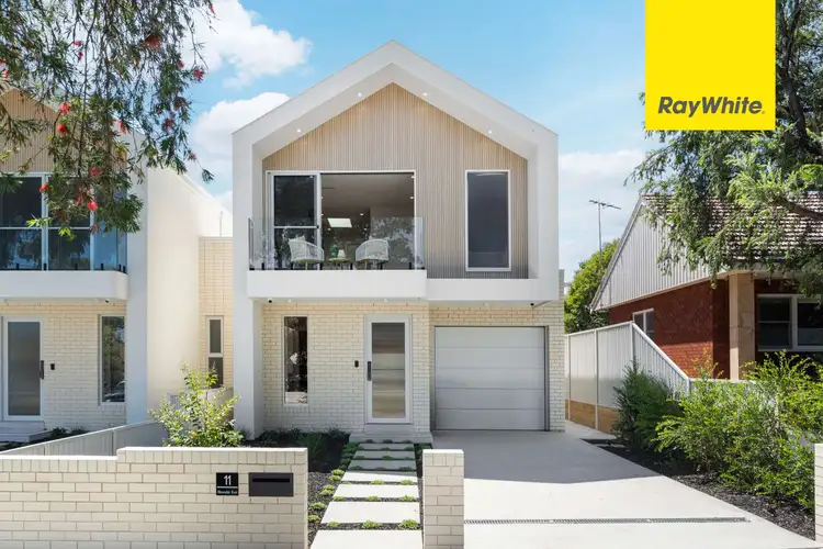 11 Oleander Ave