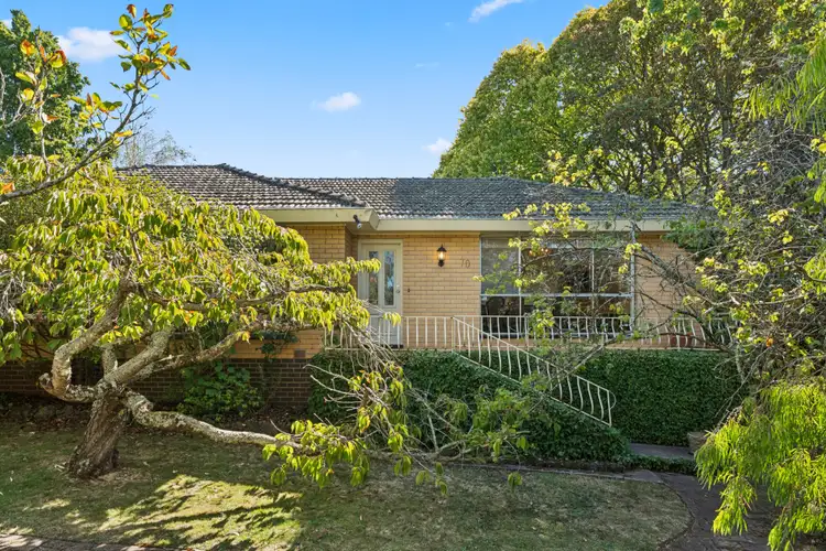 70 Bowen Street