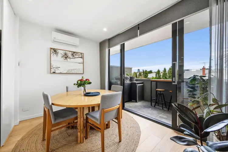 16 Bowlers Avenue
