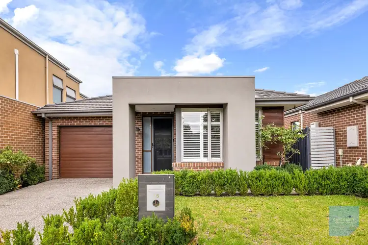 15 Canopy Crescent