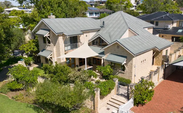 8 Beach Street