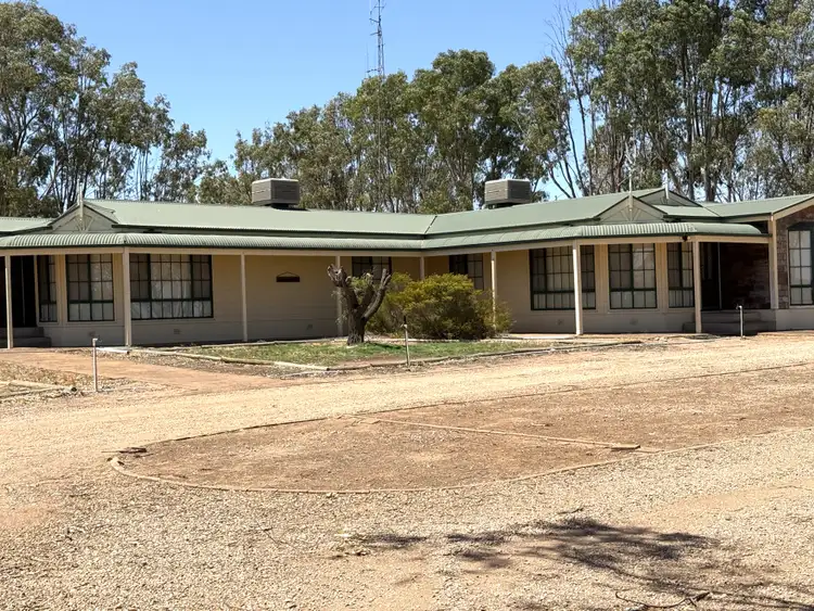 5 Blackoak Road