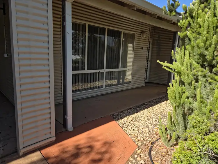10 Leata St