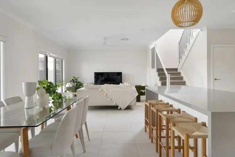 12 Dewberry Place