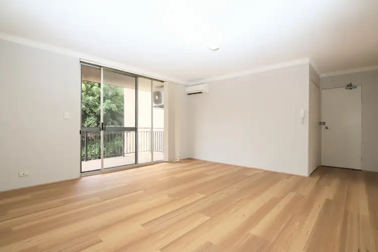 23/36 Sir Joseph Banks Street