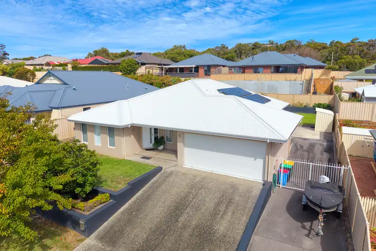 4 Pyrus Gardens