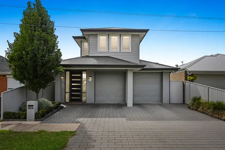 128A Robin Road