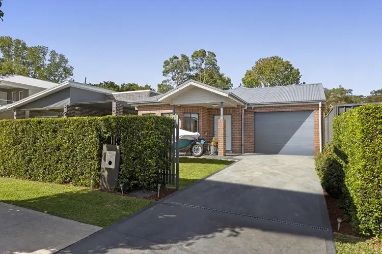 11 Ringal Crescent