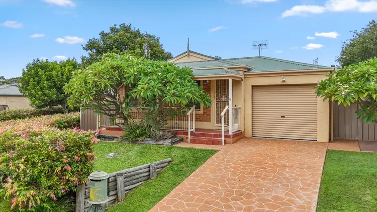 4 Lawver Crescent