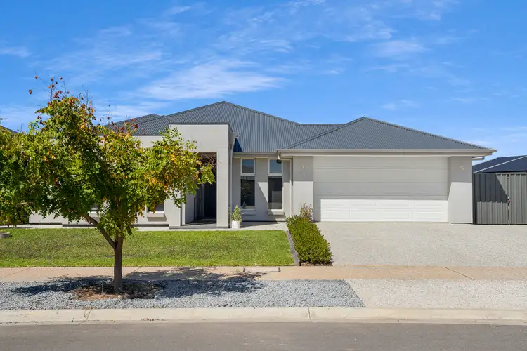 11 Apple Tree Lane