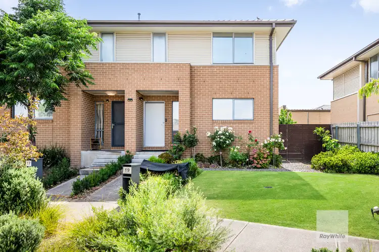 19 Loxley Circuit