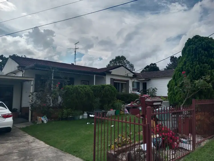 6 Sparkle Avenue