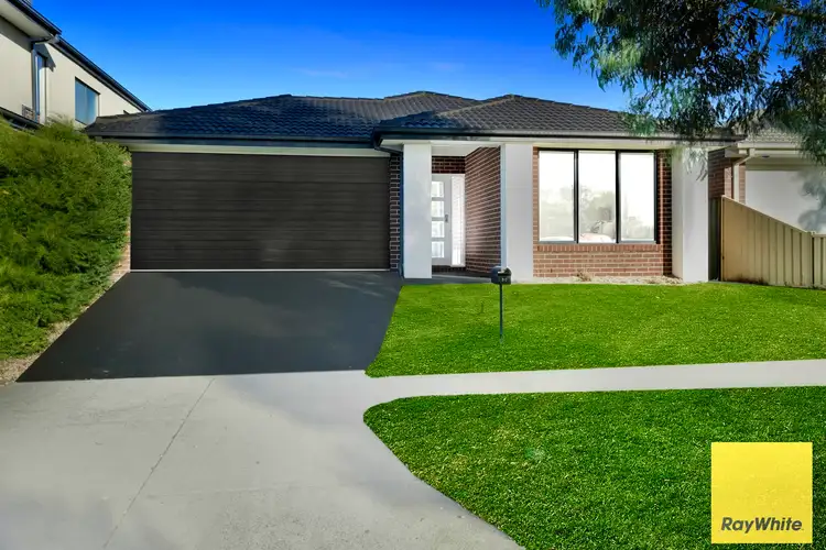 20 Distinction Crescent