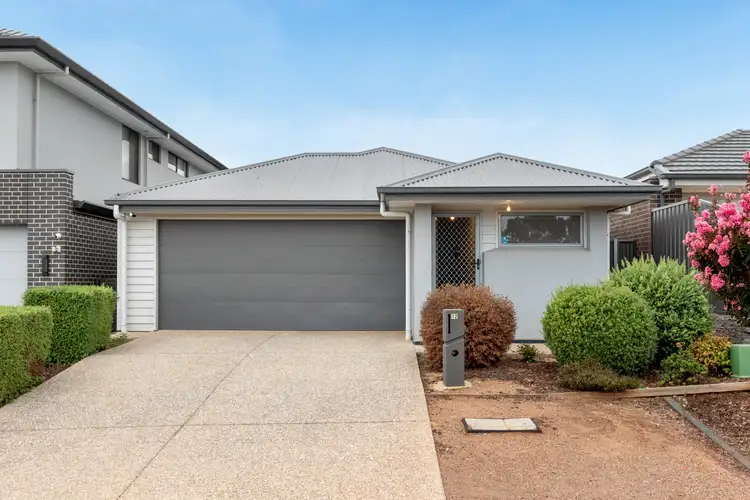 12 Wolsten Drive