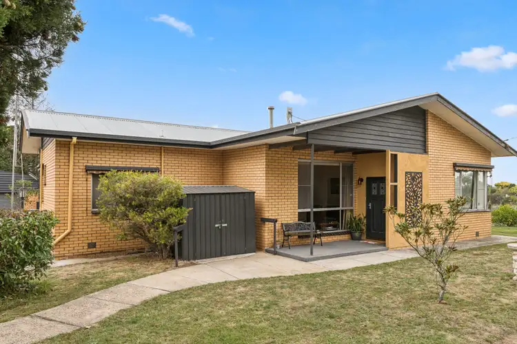 1205 Camperdown-Cobden Road