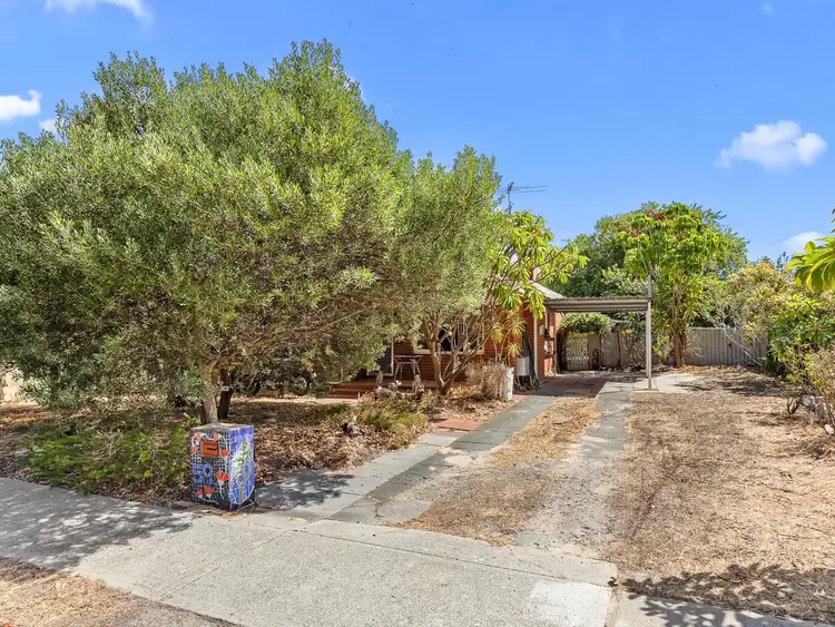 59 Bromley Rd