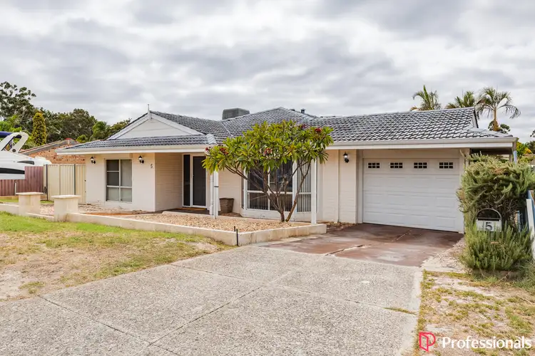 5 Coachwood Gardens