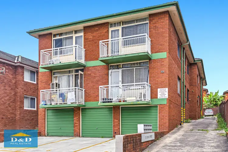 12 Colin Street