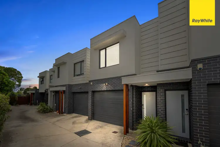 1 Erskine Avenue