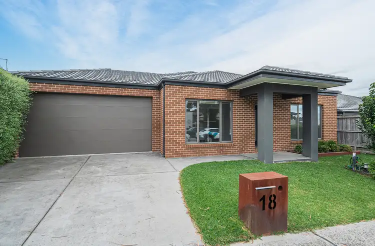 18 Wakehurst Way