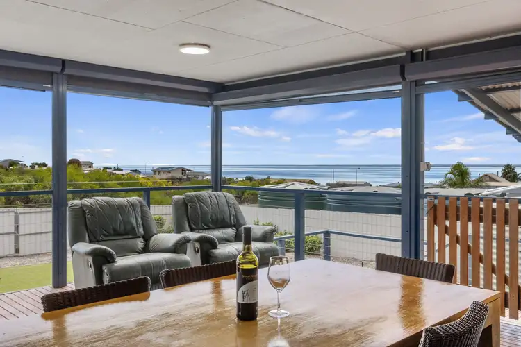 8 Scenic Drive
