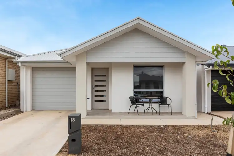13 Maiolo Crescent