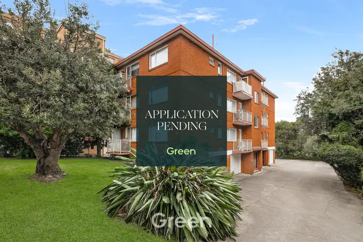 14A Meadow Crescent