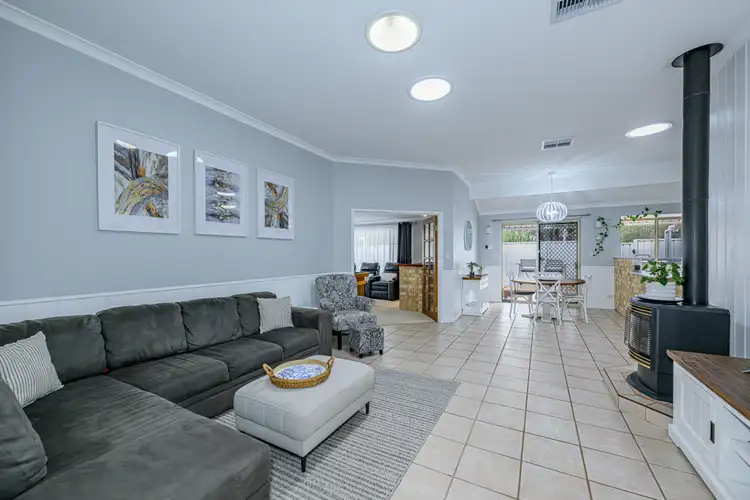 7 Sandringham Promenade