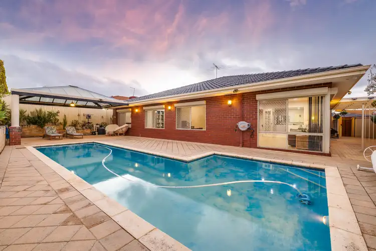11 Rayner Drive