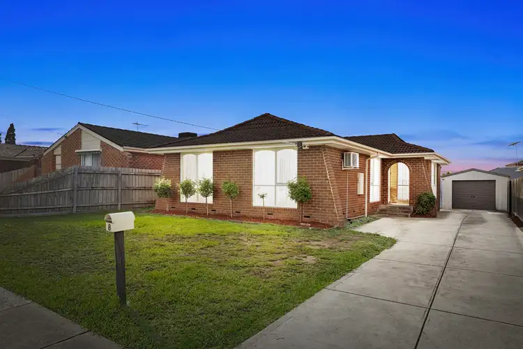 8 Wirraway Crescent