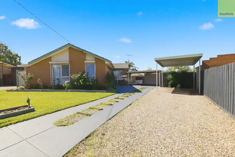 5 Wedge Court