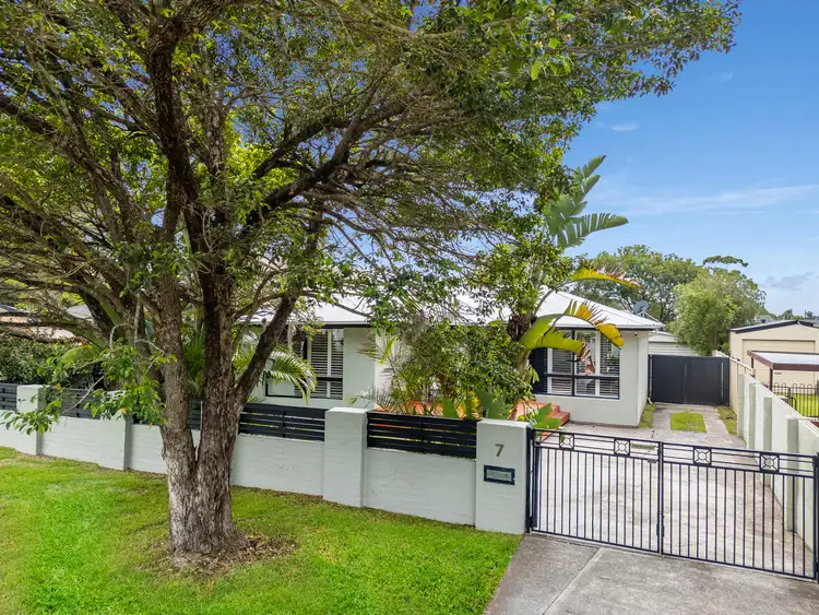 7 Hazel Close