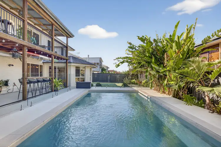 17 Paranka Drive North