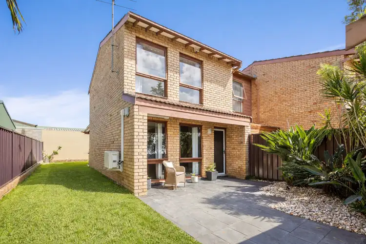 9 Bruce Road