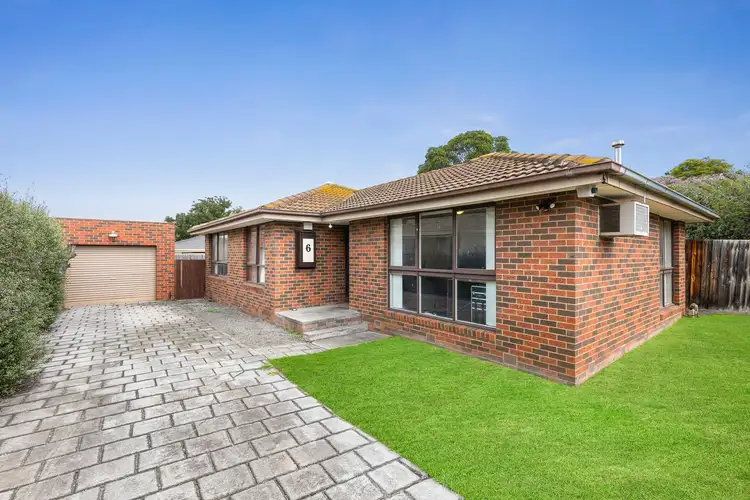 6 Enfield Close
