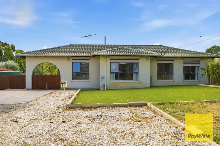 25 Farman Place