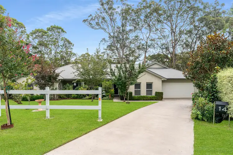 14 Fernbrook Crescent