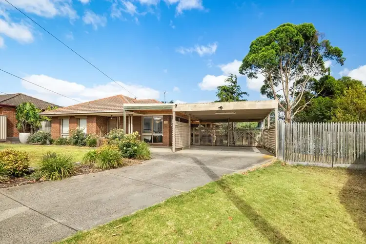 11 Eaglemont Crescent