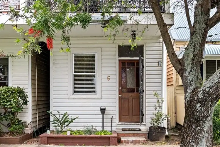6 Hargrave Street