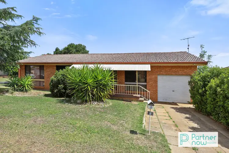 6 Dandaloo Street