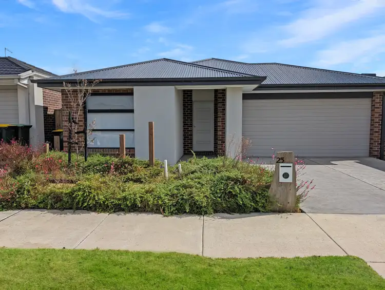 25 McArthur Crescent