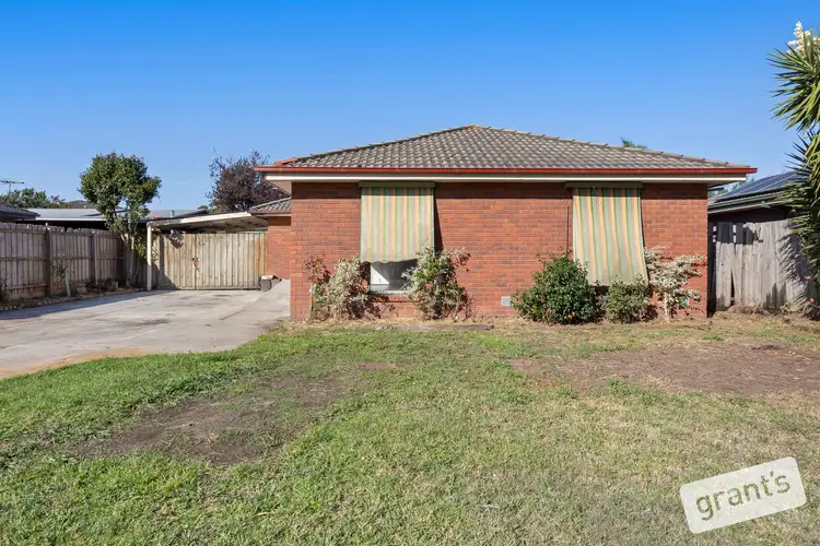 4 Monaro Crescent