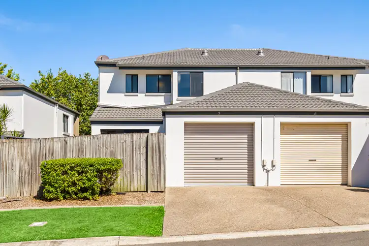 16 Violet Close
