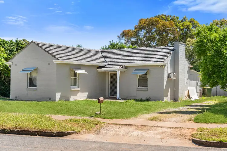 8 Blencowe Street