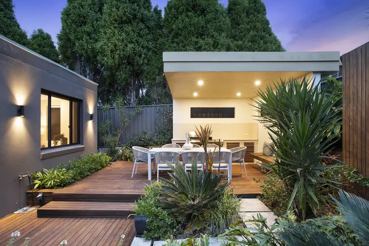 4 Hezlet Street