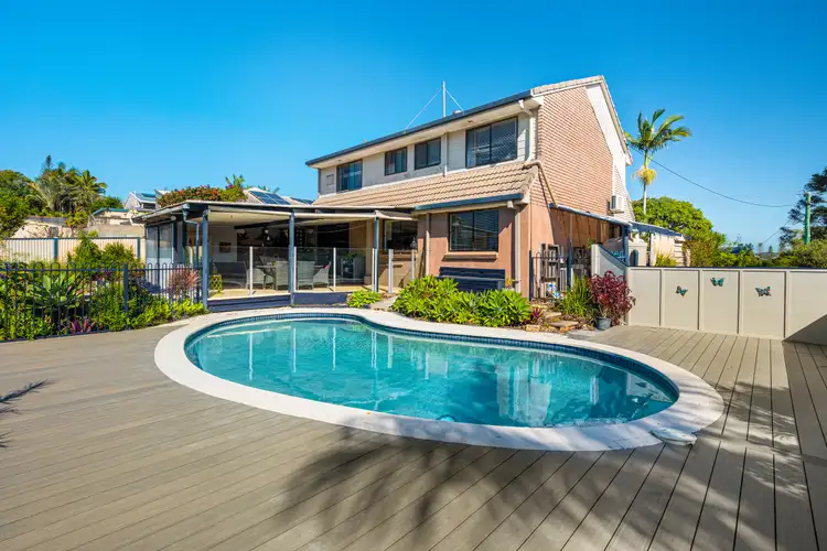 54 Avocado Crescent