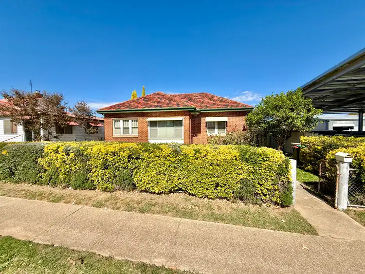 18 Boorowa Street