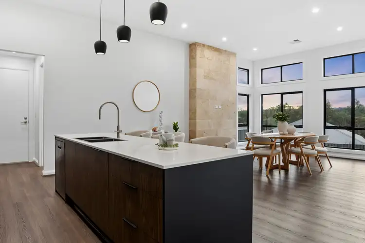 7 Rise Court