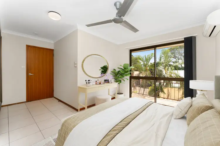 8 Goldring Street